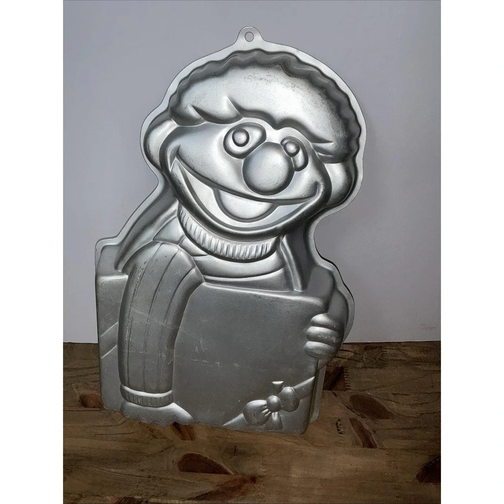 Vtg Wilton Ernie Sesame Street Cake Pan 1983 Muppets Inc Aluminum Character Bake